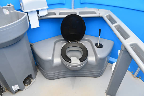 Best Porta potty rental near me  in Carrington, ND